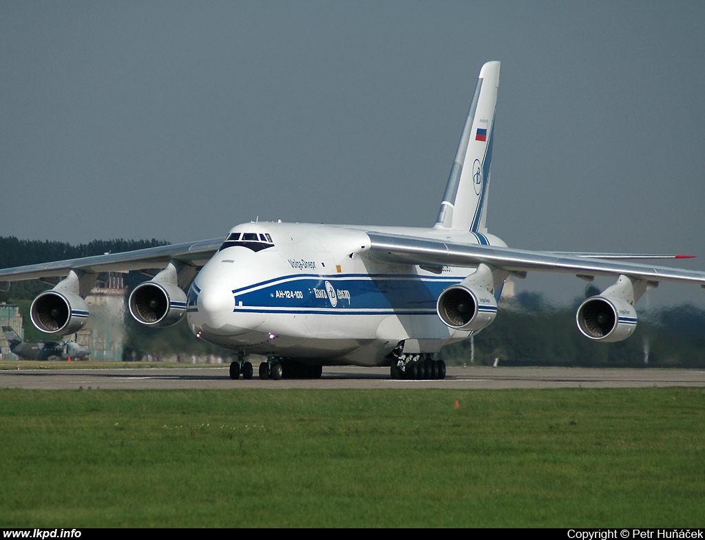 Volga-Dnepr Airlines – Antonov AN-124-100 RA-82081