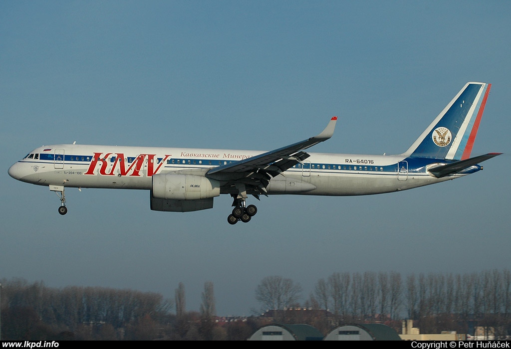 KMV Avia – Tupolev TU-204-100 RA-64016
