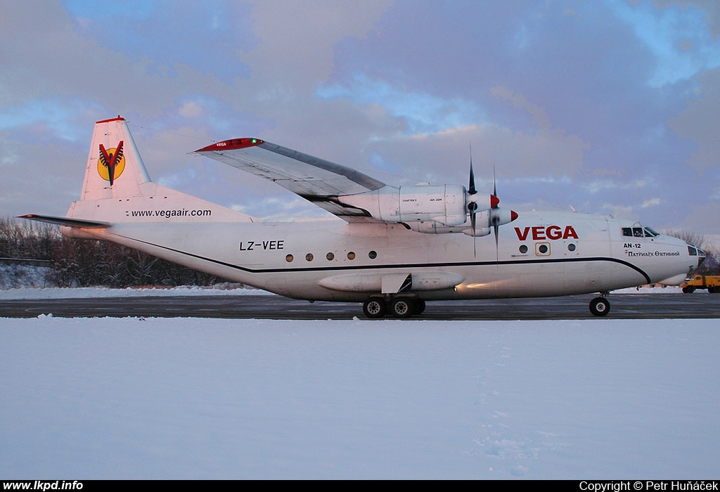 Vega Airlines – Antonov AN-12BP LZ-VEE