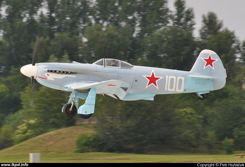 Private/Soukrom – Yakovlev YAK-3UA D-FJAK