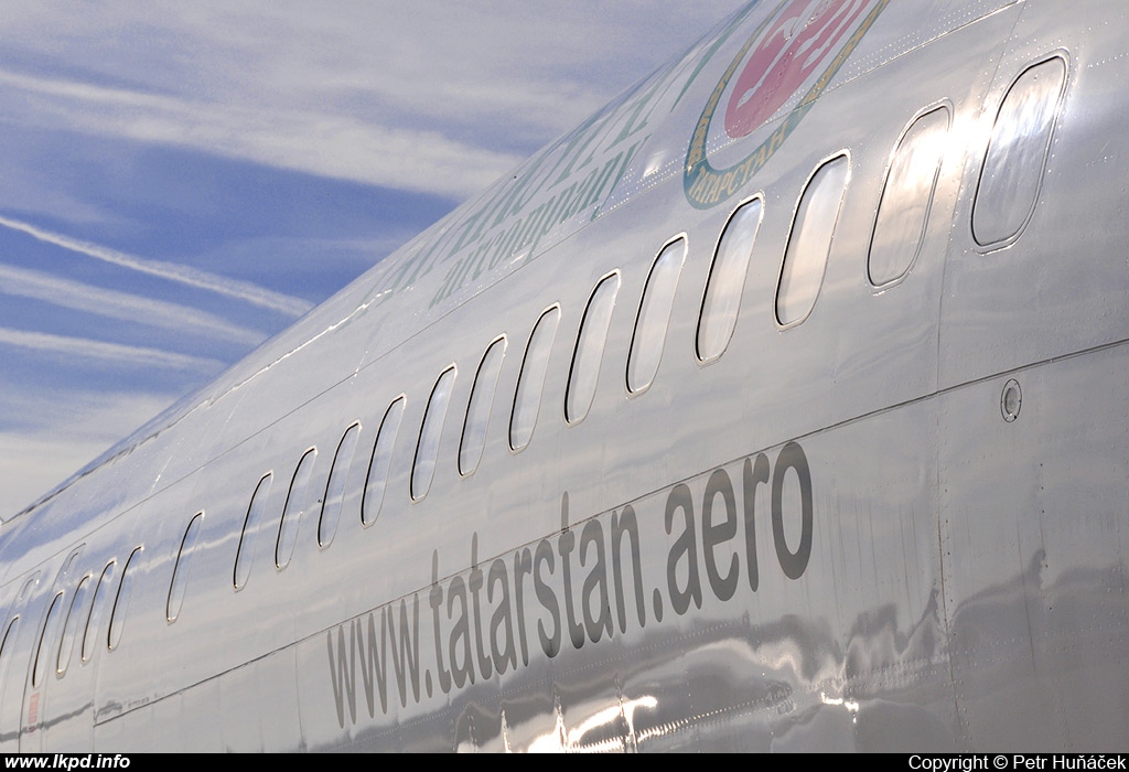 Tatarstan Airlines – Boeing B737-4D7 VQ-BDB