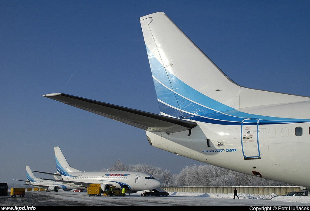 Yamal – Boeing B737-528 VP-BRS