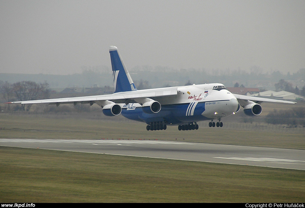 Polet Airlines – Antonov AN-124-100 RA-82068