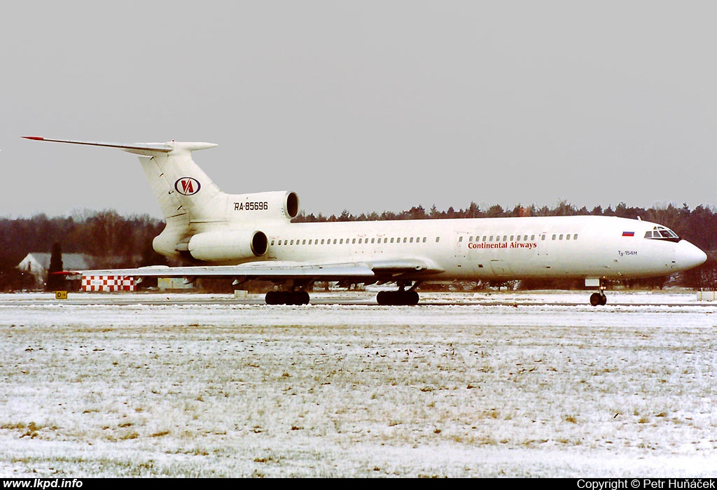 Continental Airways – Tupolev TU-154M RA-85696