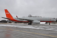 Aviastar-TU – Tupolev TU-204-100 RA-64017