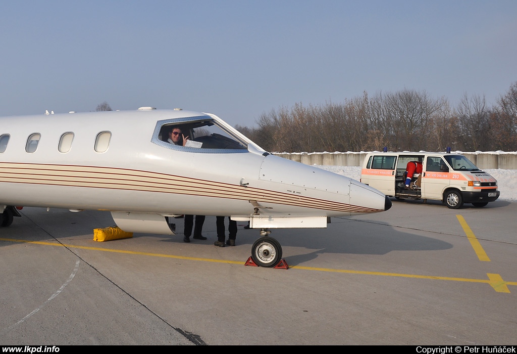 Phoenix Air – Gates Learjet 35A D-CAPO