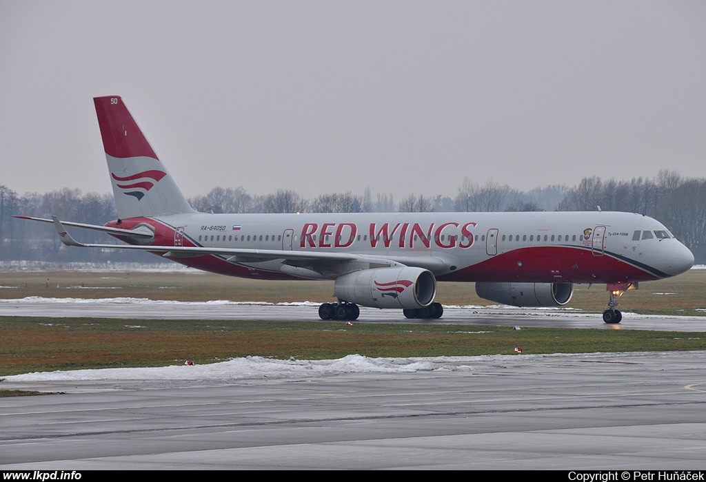 Red Wings – Tupolev TU-204-100V RA-64050