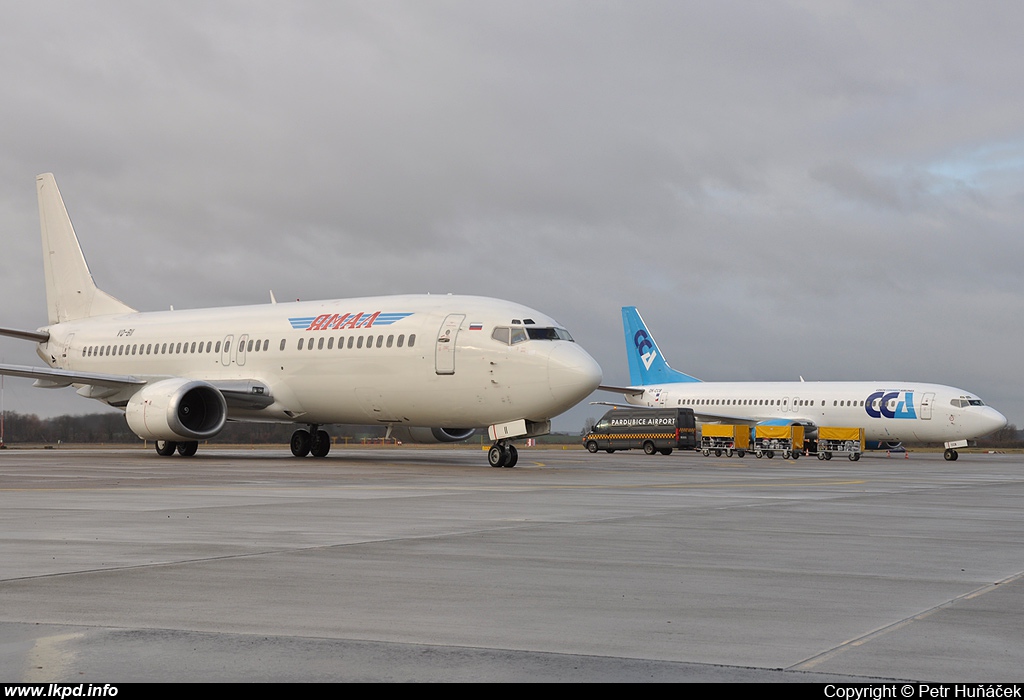 Yamal – Boeing B737-48E VQ-BII