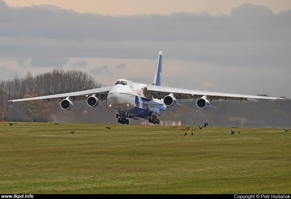 Polet Airlines – Antonov AN-124-100 RA-82077
