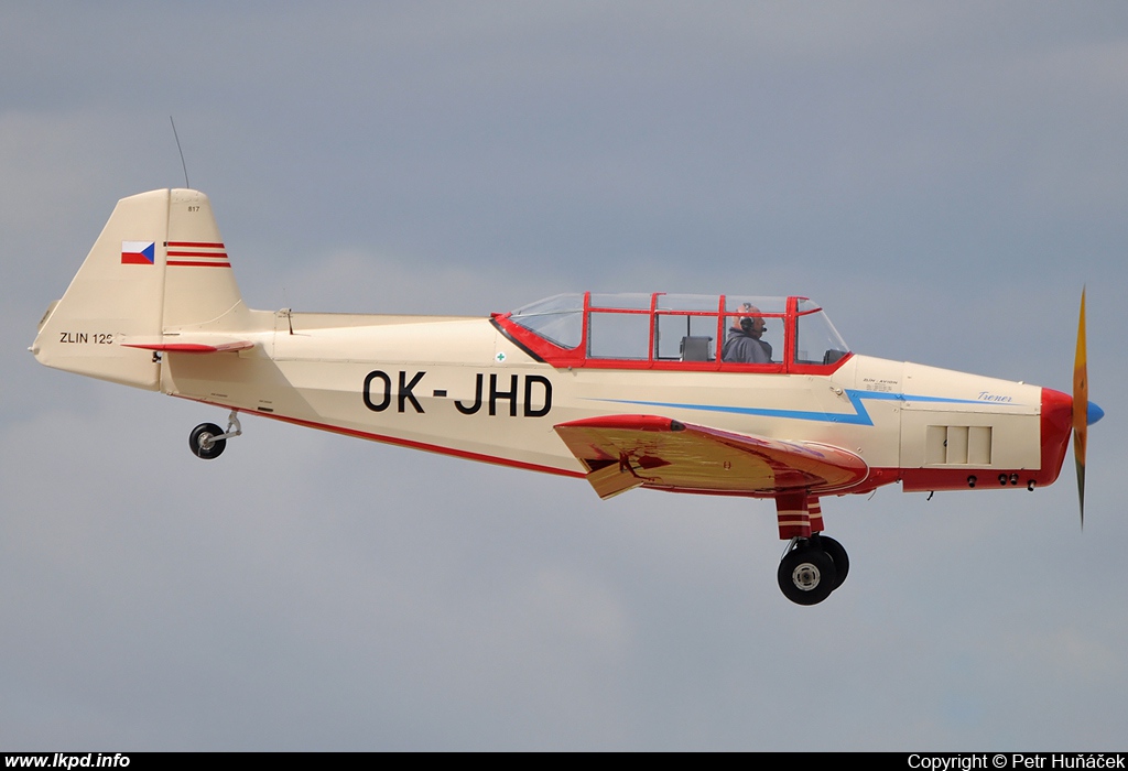 Aeroklub R – Zlin Z-126 OK-JHD