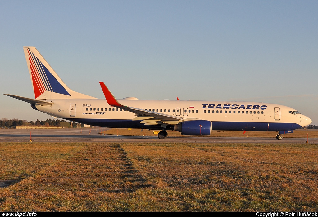 Transaero Airlines – Boeing B737-86J EI-RUA