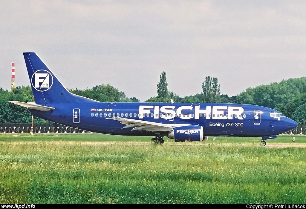 Fischer Air – Boeing B737-33A OK-FAN