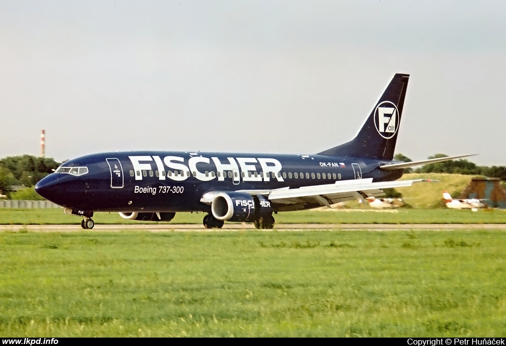 Fischer Air – Boeing B737-33A OK-FAN