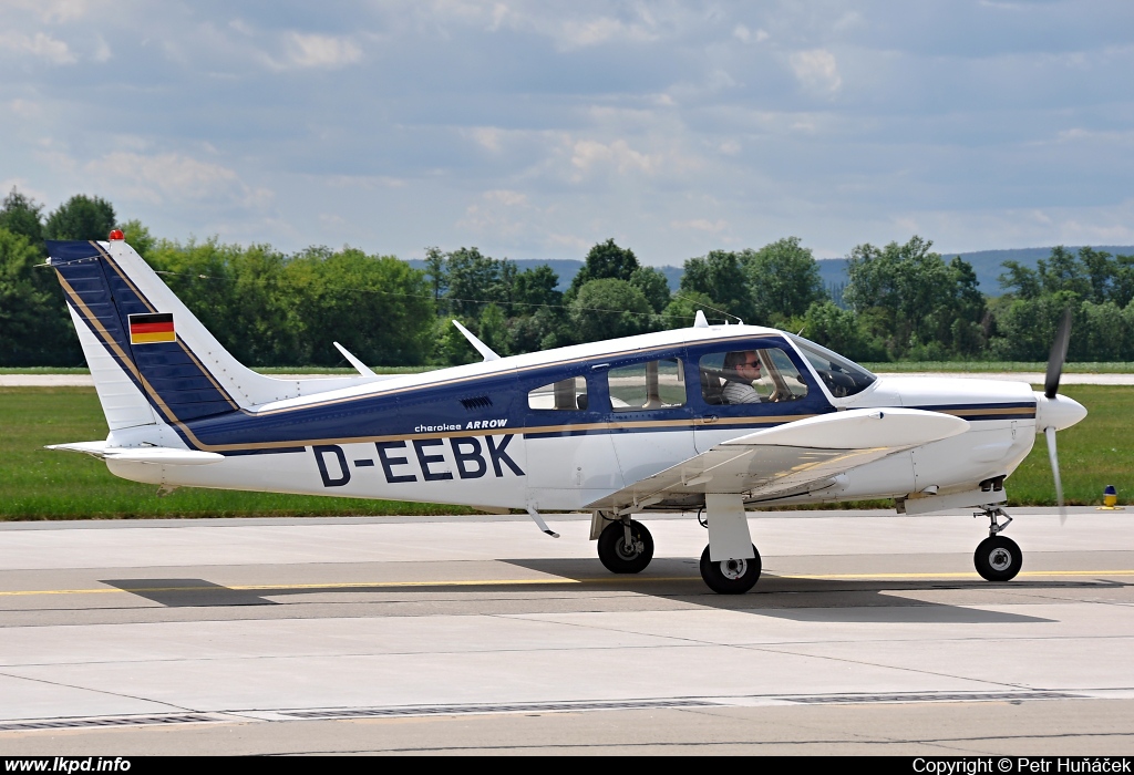 Private/Soukrom – Piper PA-28R-200/II D-EEBK