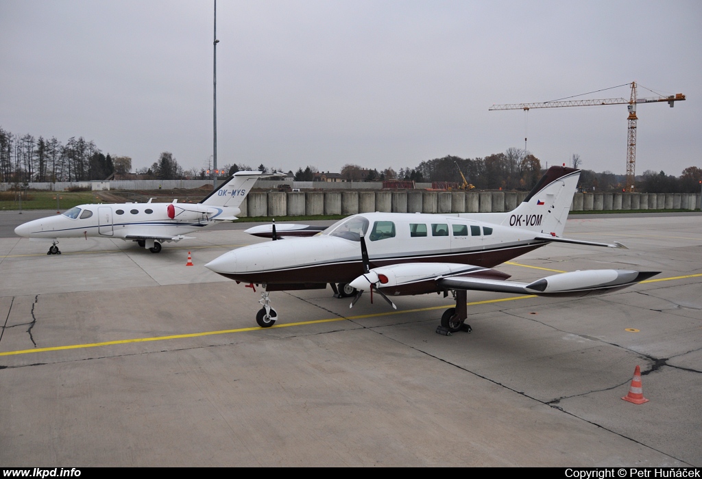 Georeal – Cessna C402B OK-VOM
