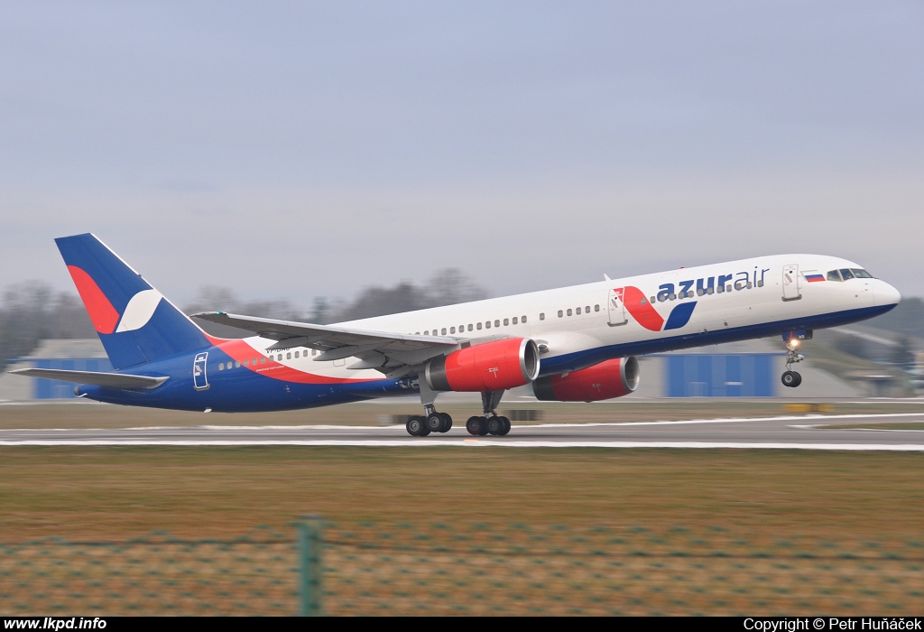 Azur Air – Boeing B757-28A VP-BAS