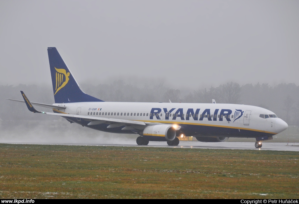 Ryanair – Boeing B737-8AS EI-DAM