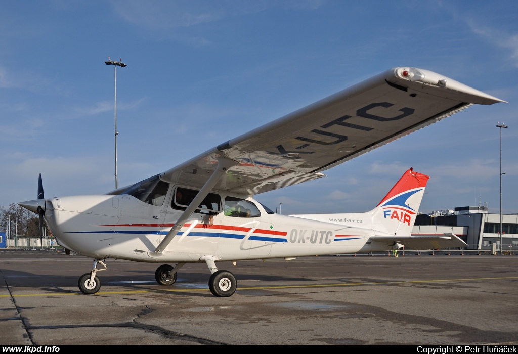 F-Air – Cessna 172S Skyhawk SP OK-UTC