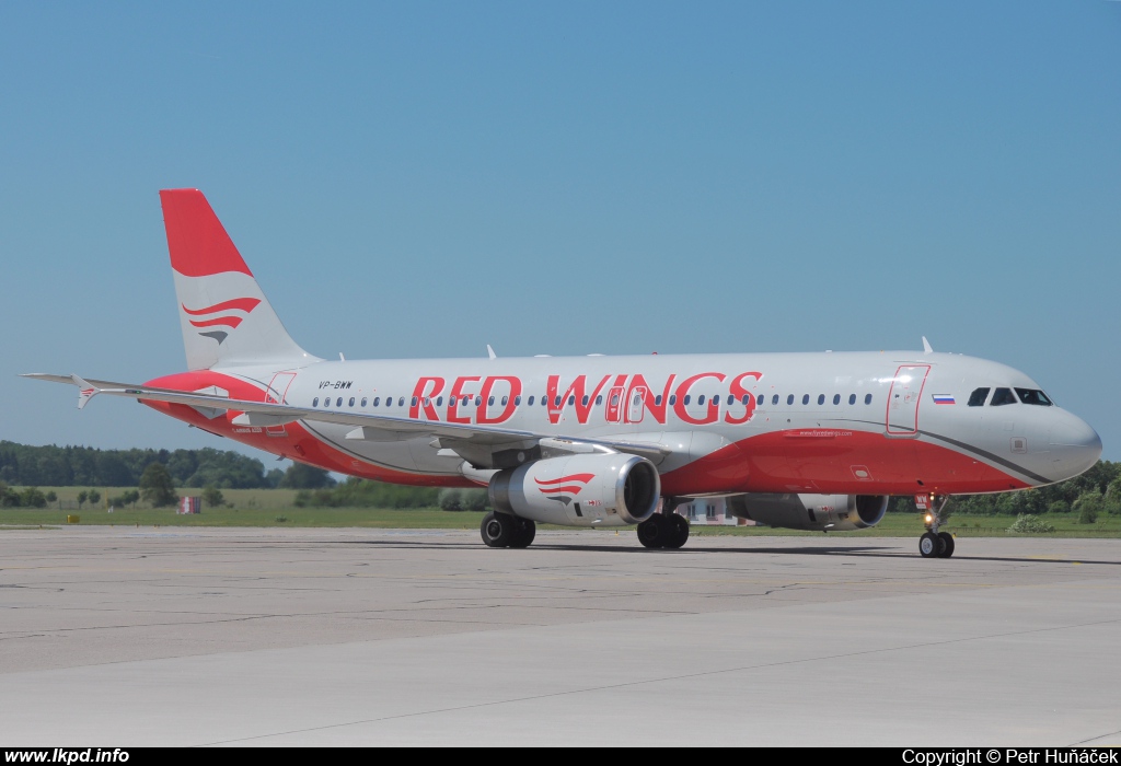 Red Wings – Airbus A320-232 VP-BWW