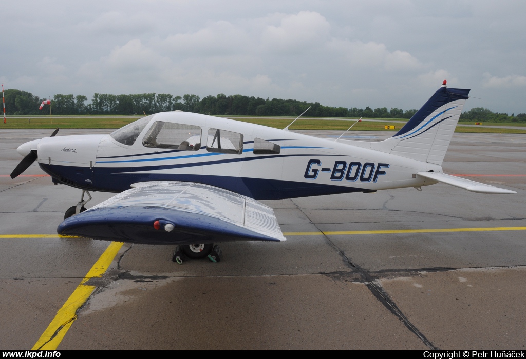 Private/Soukrom – Piper PA-28-181 Cherokee Archer II G-BOOF
