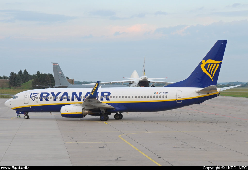 Ryanair – Boeing B737-8AS EI-EBM