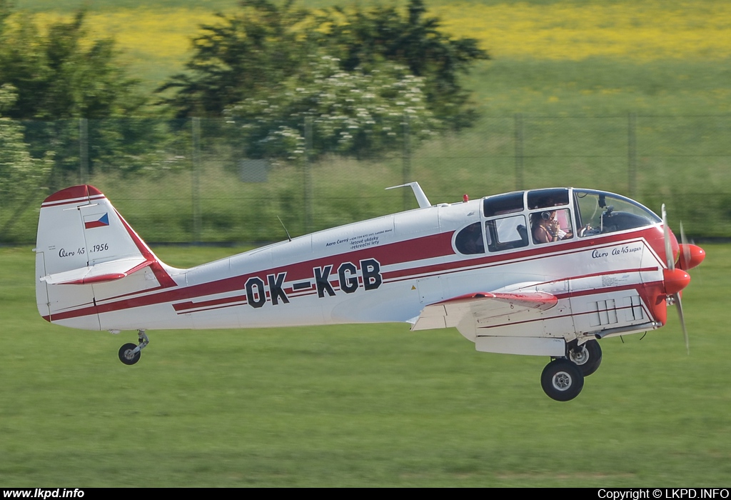 Private/Soukrom – Let Aero Ae-45S Super OK-KGB