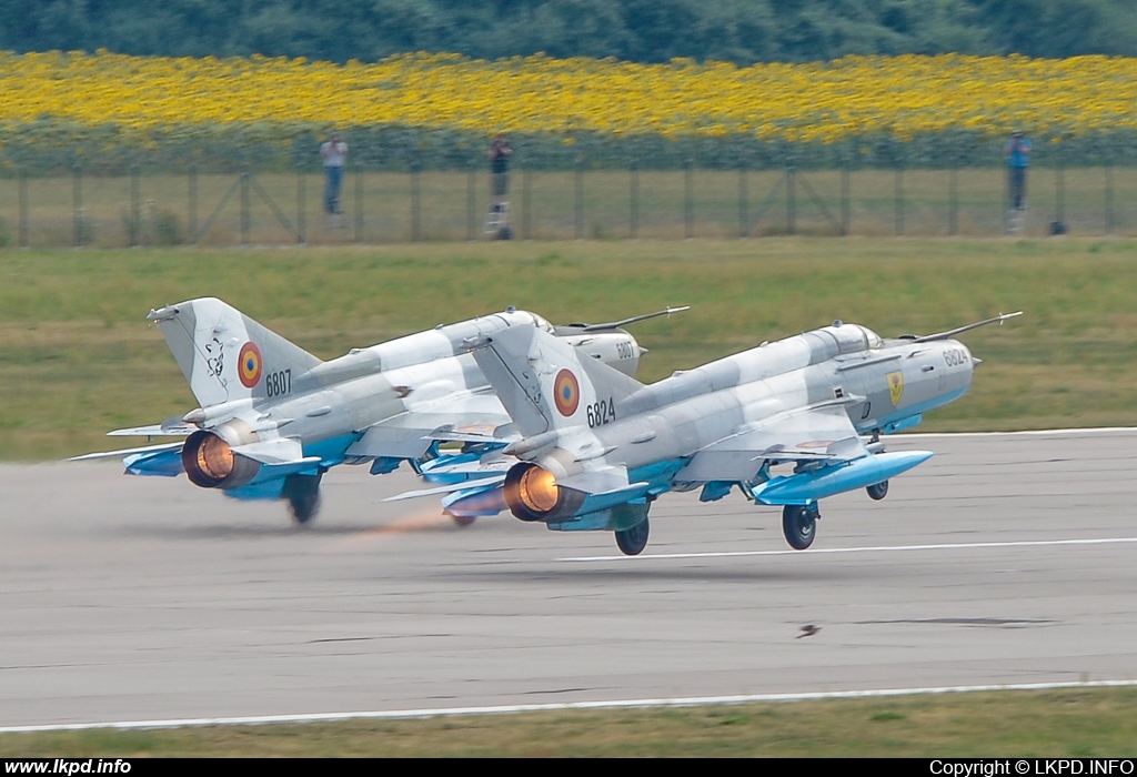 Romanian Air Force – Mikoyan-Gurevich MiG-21MF-75 6824