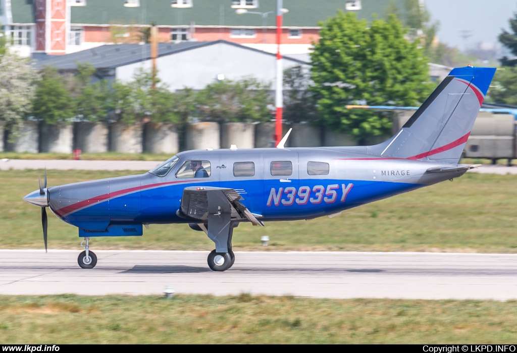 Private/Soukrom – Piper PA-46-350P N3935Y