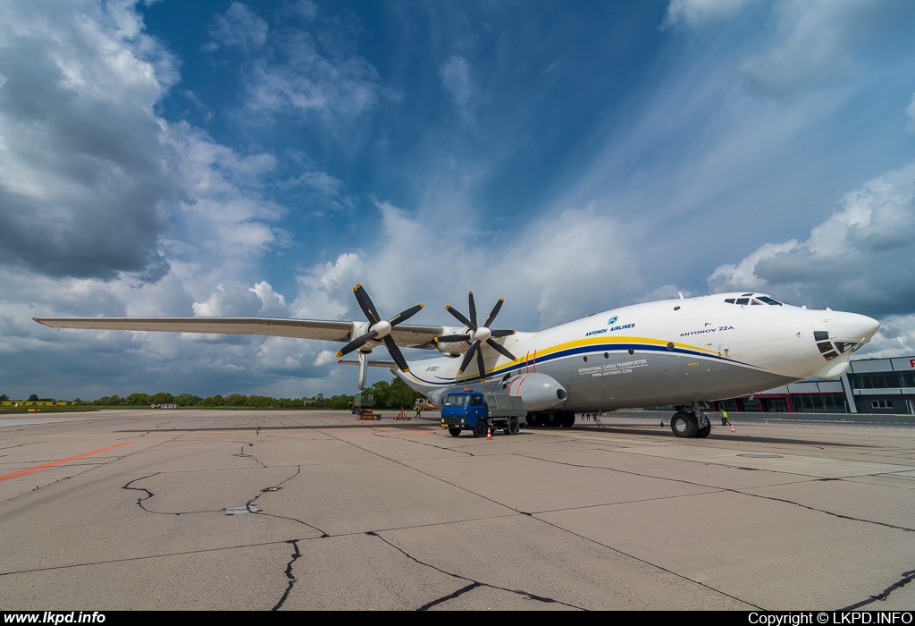 Antonov Design Bureau – Antonov AN-22A UR-09307