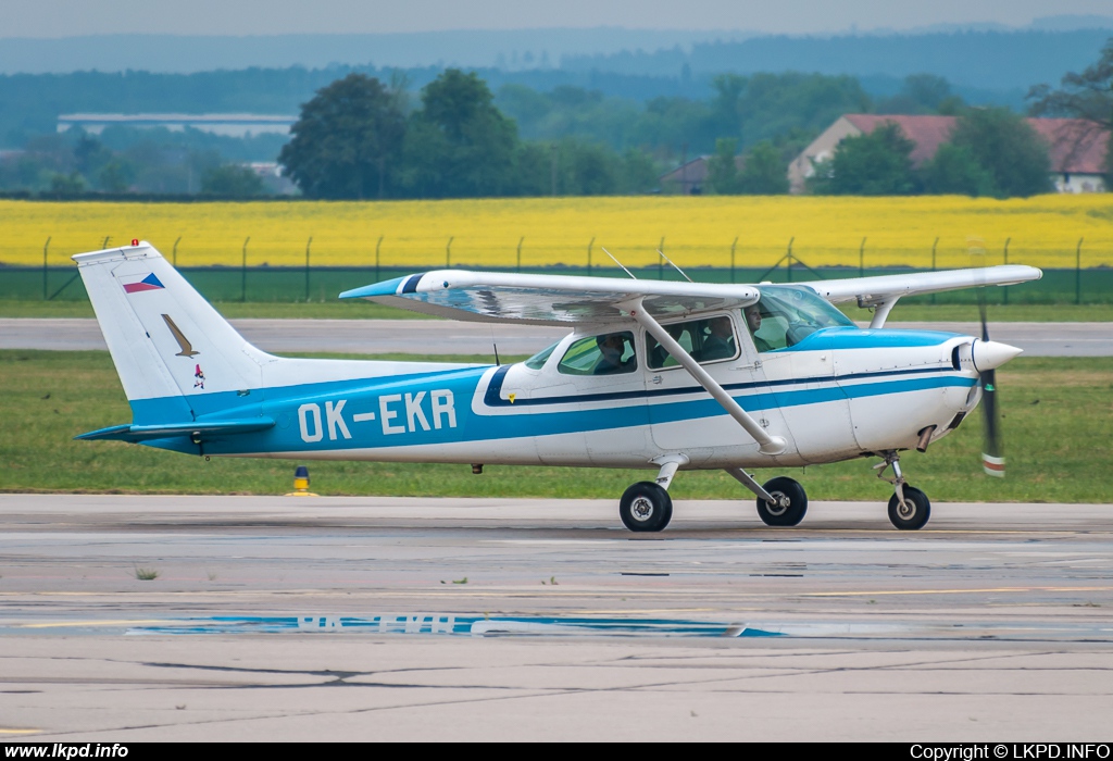 Private/Soukrom – Cessna 172M OK-EKR