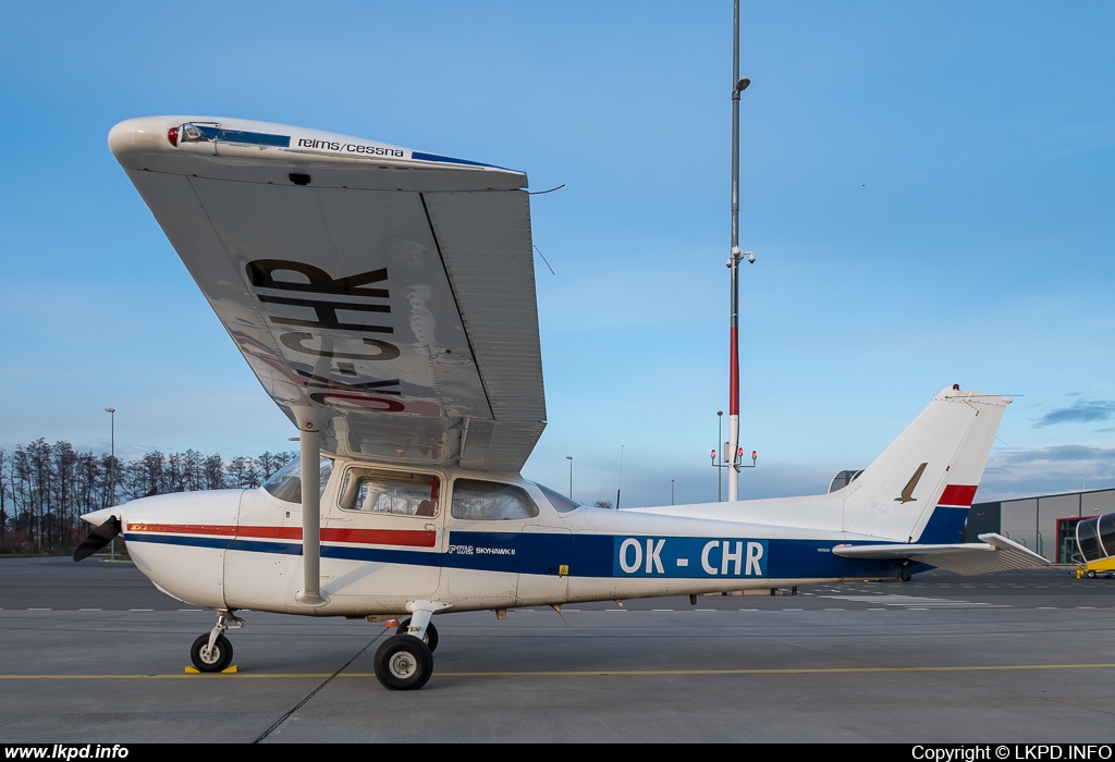 Private/Soukrom – Cessna F172N OK-CHR