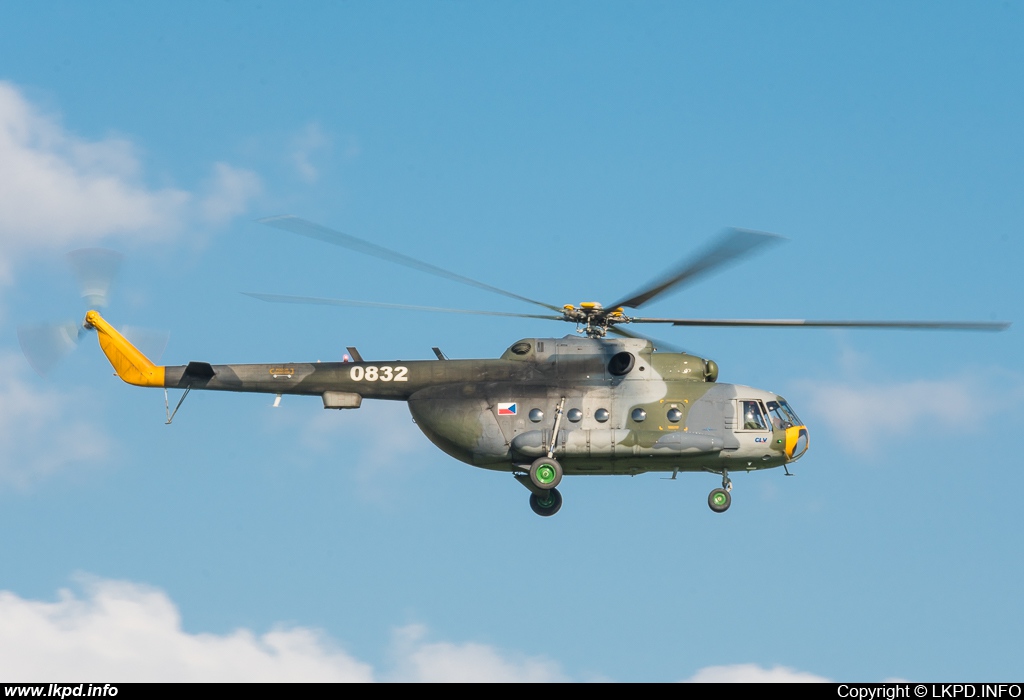 LOM-CLV – Mil Mi-17 0832