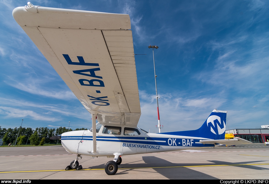 Blue Sky Service – Cessna F172M OK-BAF