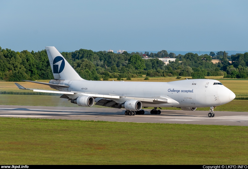 Challenge Airlines IL – Boeing B747-4EVF(ER)  4X-ICA