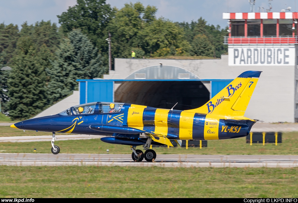 Baltic Bees – Aero L-39C YL-KSJ