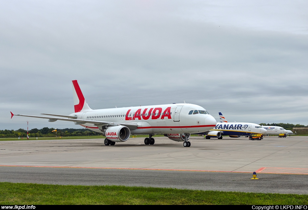Lauda Air – Airbus A320-214 9H-LOS