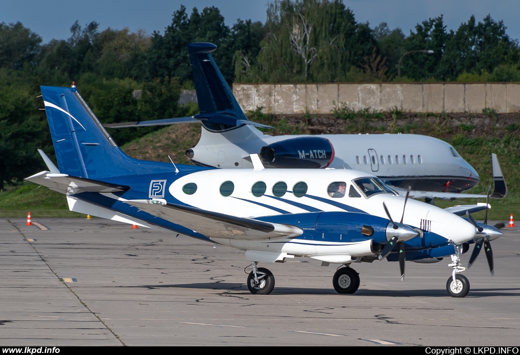 Delta System Air – Beech C-90A OK-DSH