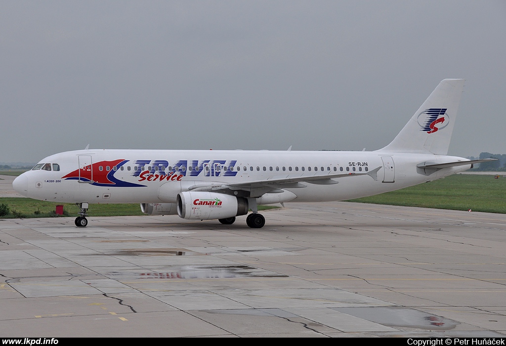 Travel Service – Airbus A320-231 SE-RJN
