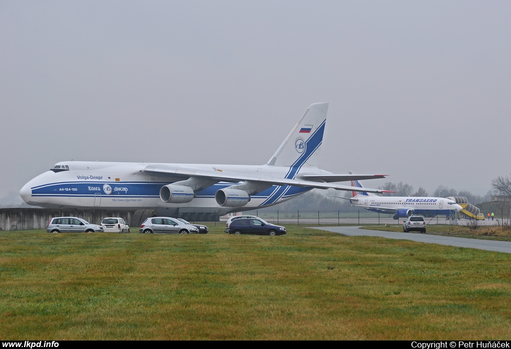 Vega Airlines – Antonov AN-124-100 RA-82079
