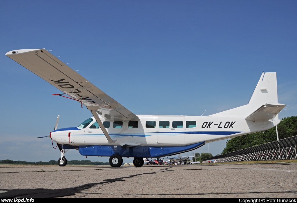L-Consult – Cessna 208B Grand Caravan OK-LOK