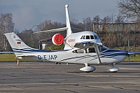 Private/Soukromé – Cessna 182TC D-EJAP