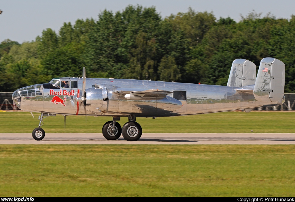 The Flying Bulls – North American B-25J N6123C