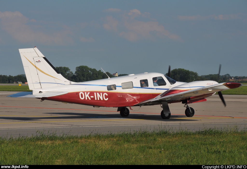 Private/Soukrom – Piper PA-34-220T Seneca V OK-INC