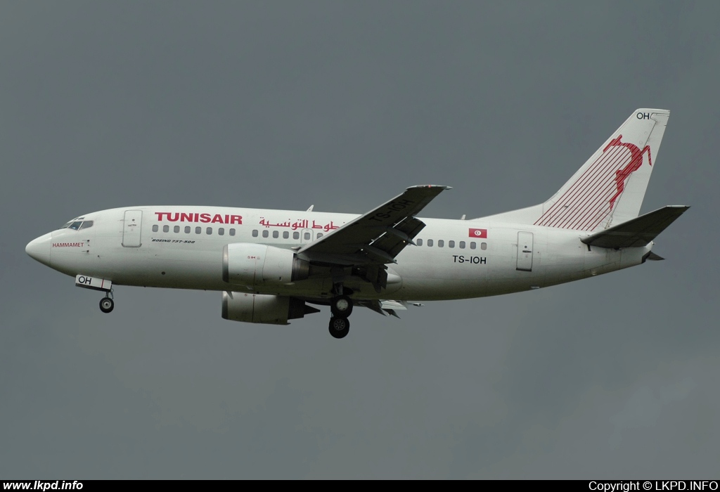 Tunis Air – Boeing B737-53A TS-IOH