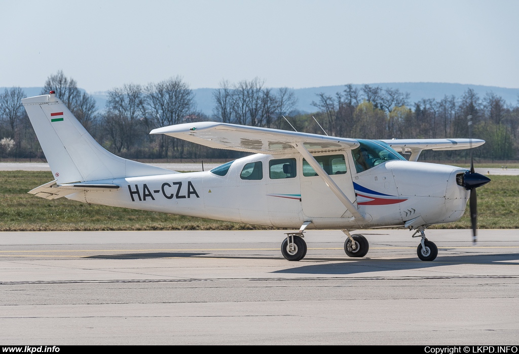 Private/Soukrom – Cessna 205A HA-CZA