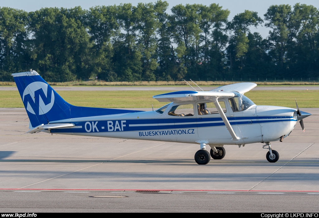 Blue Sky Service – Cessna F172M OK-BAF