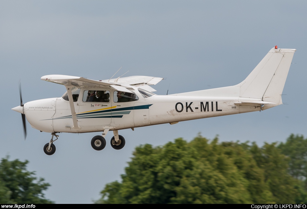 Private/Soukrom – Cessna 172S Skyhawk SP OK-MIL