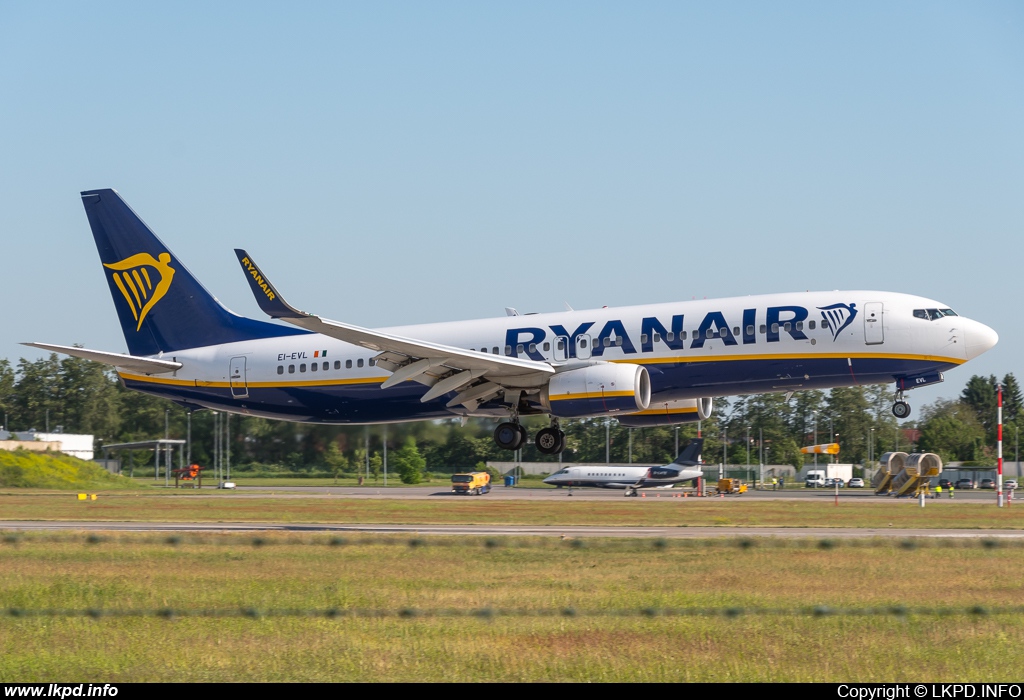 Ryanair – Boeing B737-8AS EI-EVL