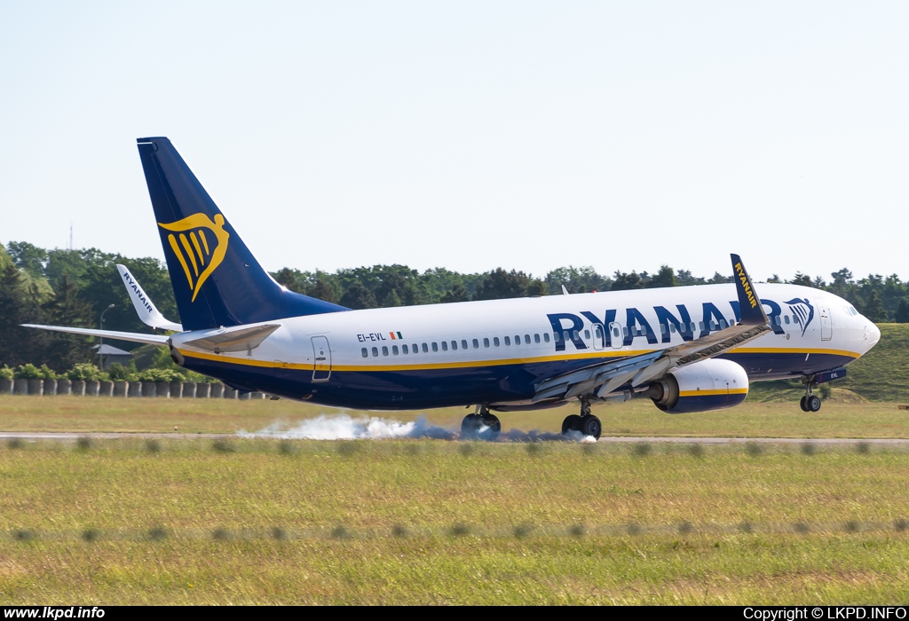 Ryanair – Boeing B737-8AS EI-EVL