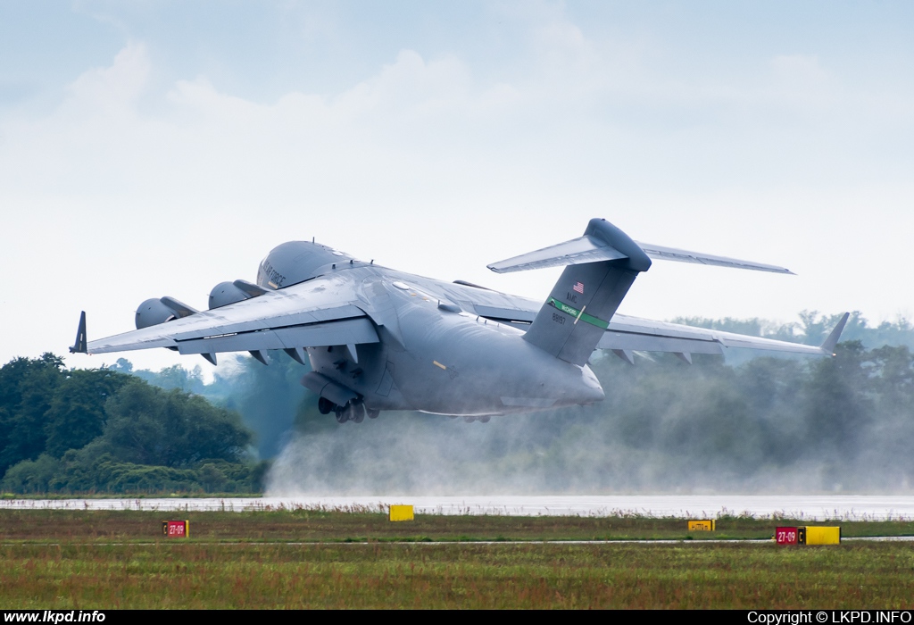 USAF – McDonnell Douglas C-17A Globemaster 08-8197